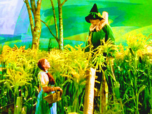 The Wizard of Oz - Dorothy and Scarecrow