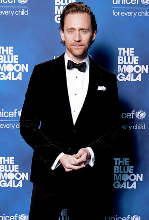  Tom Hiddleston || The Blue Moon Gala for UNICEF, Outernet लंडन || December 8, 2021