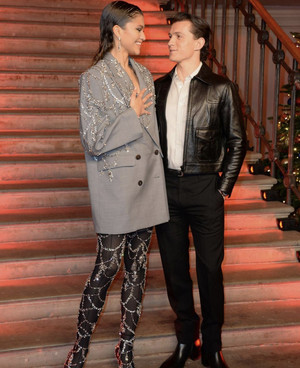  Tom Holland and Zendaya | Spider-Man: No Way home Photocall in London, England | December 5