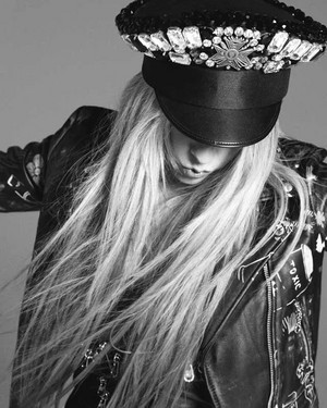  Avril Lavigne for Fault Magazine (2022)