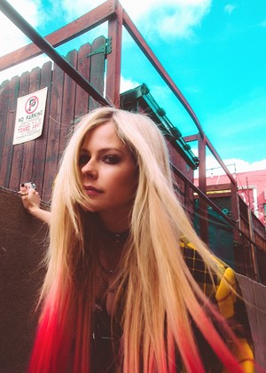  Avril Lavigne for Galore (2022)