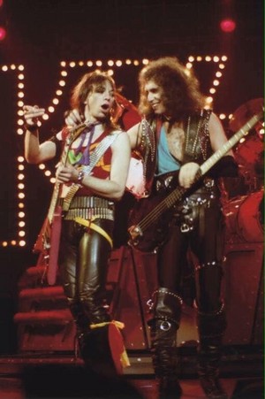  Gene and Vinnie (NYC) Radio City muziki Hall...March 9, 1984 (Lick it Up Tour)