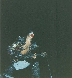  ciuman ~Biloxi, Mississippi...March 18, 1983 (Creatures of the Night Tour)