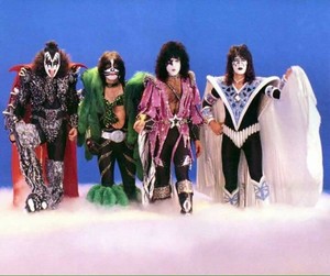  Kiss | Dynastie (NYC) THE RETURN OF Kiss (commercial shoot) April 1979
