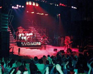  halik ~Tokyo, Japan...April 1, 1977 (Rock and Roll Over Tour)