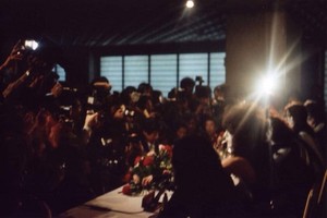  halik ~Tokyo, Japan...March 21, 1977 (press conference) Rock And Roll Over Tour
