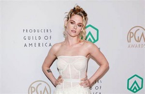 Kristen at the Producer's Guild Awards in white corset dress