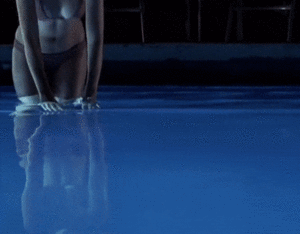  Leelee Sobieski bikini gif