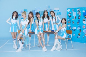  Oh My Girl Universe "Blizzard Blue"