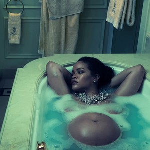  Rihanna for Vogue (2022)