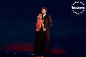  Robert Pattinson and Zoë Kravitz for EW (2022)