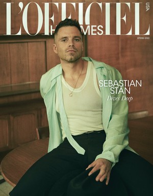  Sebastian Stan sa pamamagitan ng Greg Swales for L’Officiel USA | March 2022