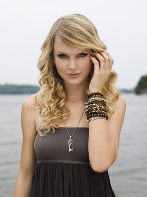 Taylor ~ People Magazine (2008)