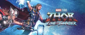  Thor: 사랑 and Thunder | Promotional banner