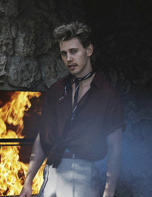  Austin Butler photographed によって Lachlan Bailey for Vogue Australia | June 2022