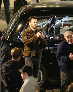  Chris Evans filming ghosted in 런던 | May 2022