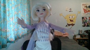  Elsa Has Some Hugs To Give