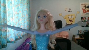  Elsa Is Very Thankful For Her फ्रेंड्स
