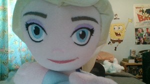  Elsa Loves To Hug Her Друзья