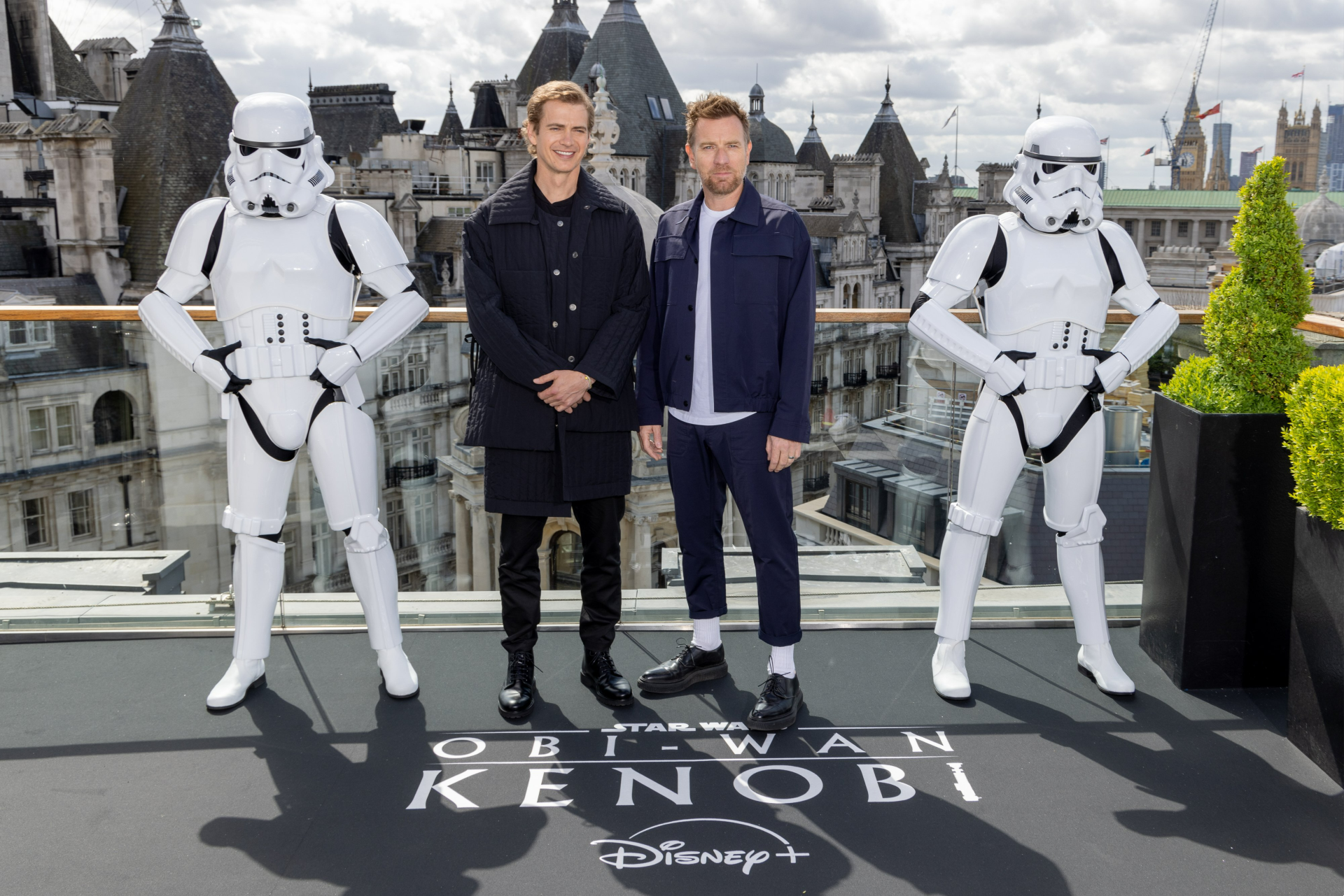  Ewan and Hayden of Obi-Wan Kenobi make their entrance in 伦敦 | May 12, 2022