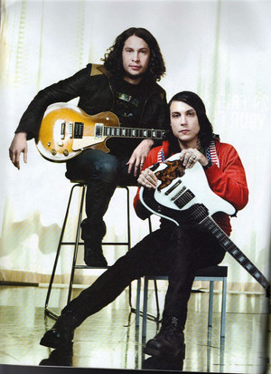  Frank Iero and রশ্মি Toro in গিটার World - 2011