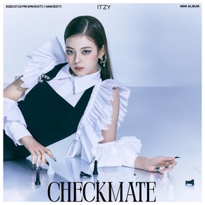  ITZY members appear regal in concept 照片 for 'Checkmate'