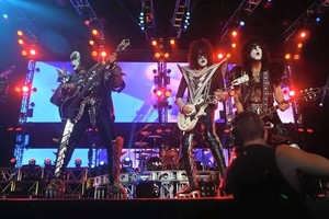  吻乐队（Kiss） ~Belo Horizonte, Brazil...April 23, 2015 (40th Anniversary World Tour)