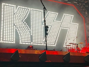  吻乐队（Kiss） ~Porto Alegre, Brazil...April 26, 2022 (End of the Road Tour)