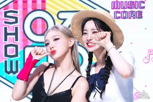 Nayeon - Show! MusicCore