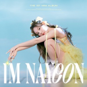  Nayeon excites 팬 with an album cover for 'IM NAYEON'