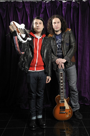  rayo, ray Toro and Frank Iero - guitarra World Photoshoot - 2011