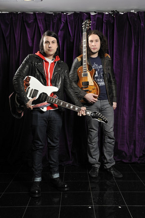  cá đuối, ray Toro and Frank Iero - đàn ghi ta, guitar World Photoshoot - 2011