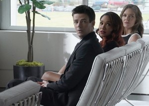  The Flash - Episode 8.14 - Funeral for a Friend - Promo Pics