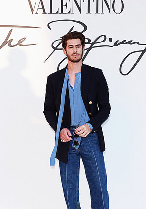  Andrew Garfield ━ Valentino Haute Couture fashion tunjuk in Rome | July 08, 2022