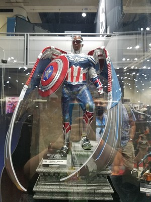  Captain America | Sam Wilson | Statue display | SDCC 2022