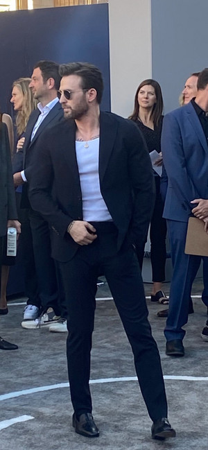  Chris Evans | The Gray Man | LA Premiere Red Carpet | July 13, 2022