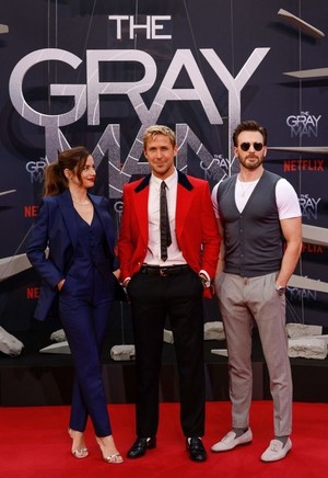 Chris, Ryan and Ana at the Berlin Screening of The Gray Man | July 18, 2022