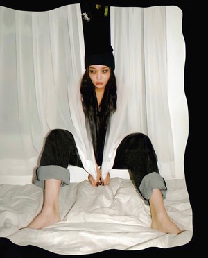 Chungha in 'Killing me' Album