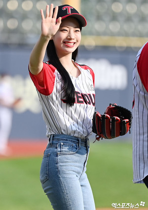  Dahyun - LG Twins Baseball Game