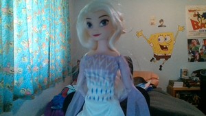  Elsa Loves To Visit Her friends