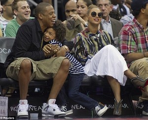  Jay-Z, Blue Ivy and Beyoncé