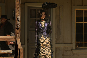  Katie Findlay as Kate Carve | Walker: Independence | 1.01 | (Series Premiere) Promotional foto