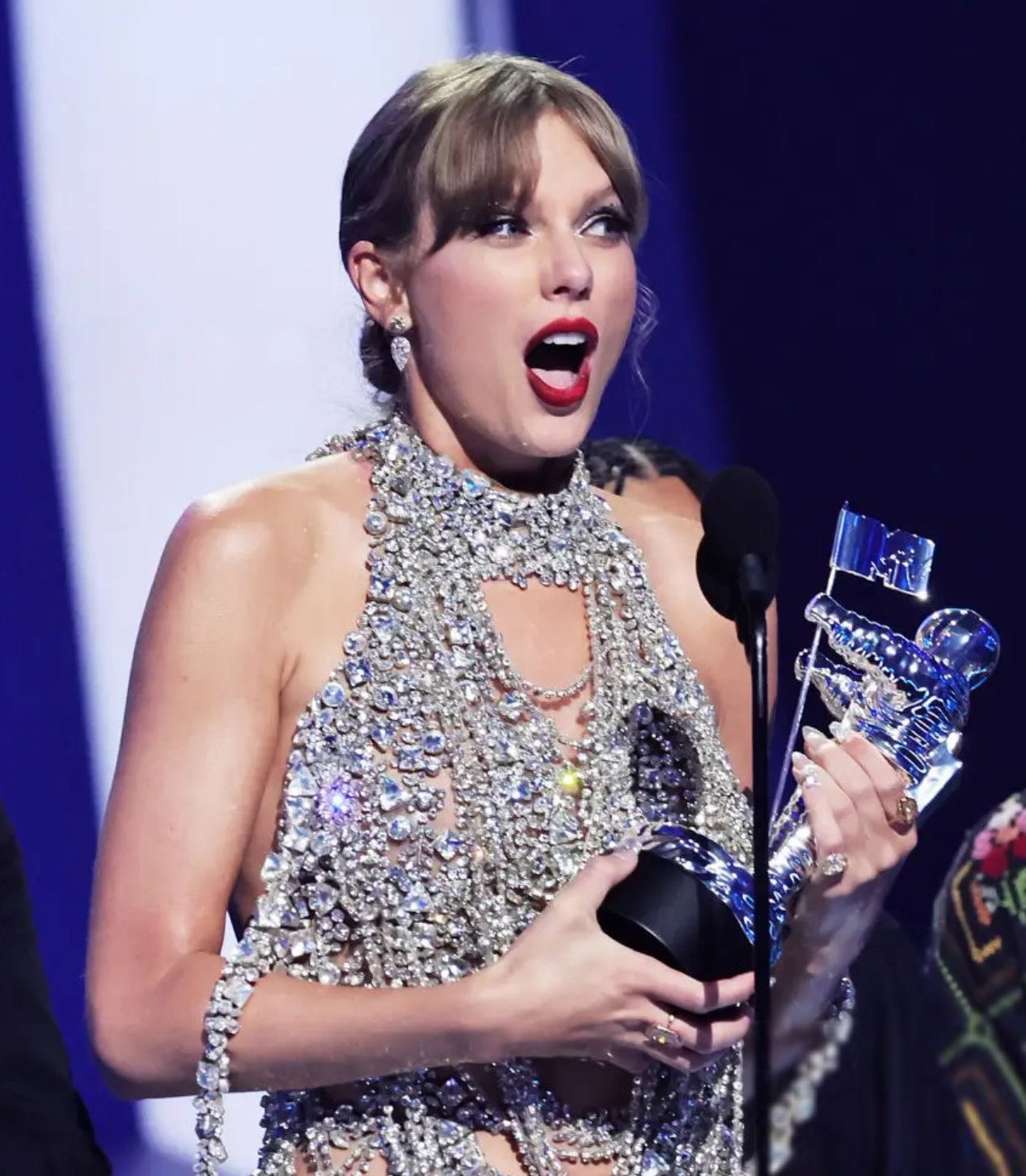 Taylor Swift wins at VMAs 2022 - Taylor Swift Photo (44571686) - Fanpop