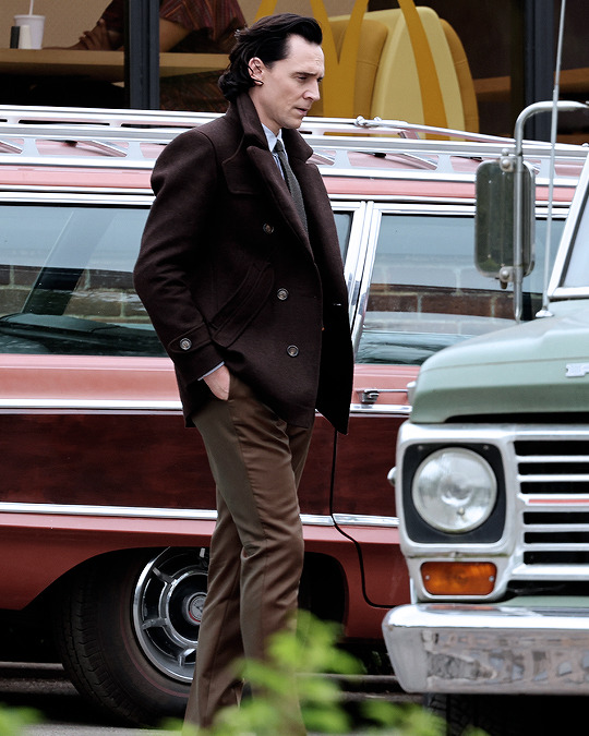 Tom hiddleston filming loki season 2 in Essex, England. July 12, 2022   