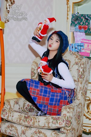 'Funky Glitter Christmas' - Concept Photo 1