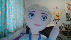  Elsa Came door To Say Hi And Wish u The Best With Everything