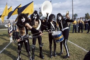  吻乐队（Kiss） ~Cadillac, Michigan...October 9, 1975 (Cadillac High)
