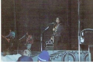  baciare ~Jäähalli (Oulu), Finland...November 25, 1983 (Lick it Up Tour)