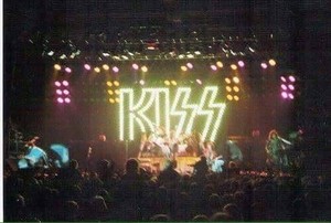  KISS ~Jäähalli (Oulu), Finland...November 25, 1983 (Lick it Up Tour)