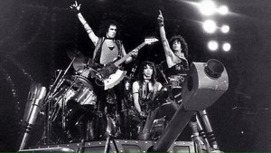  키스 ~Scandinavium, Göteborg, Sweden...November 18, 1983 (Lick it Up Tour)